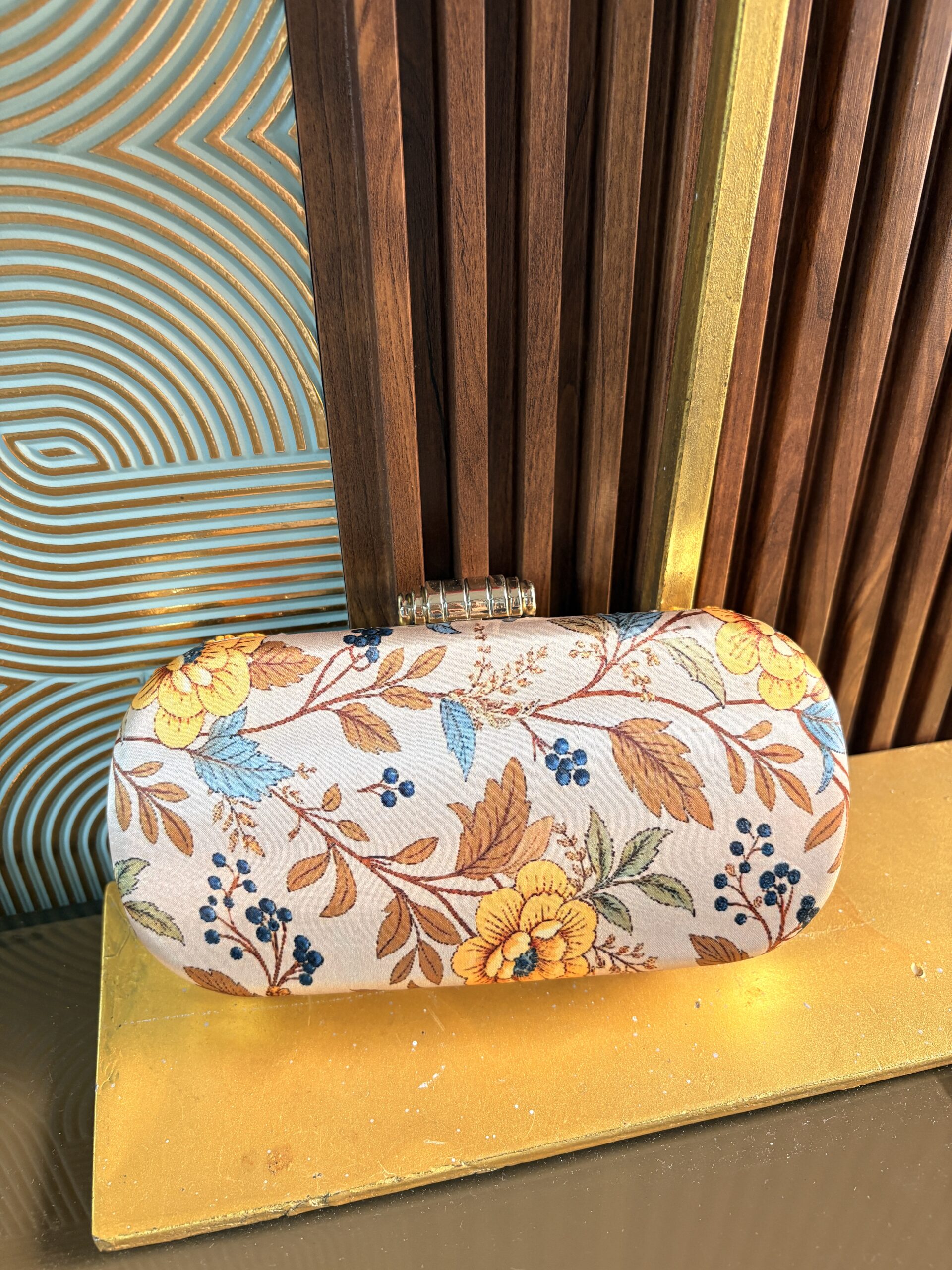 Basanti Clutch - Image 4