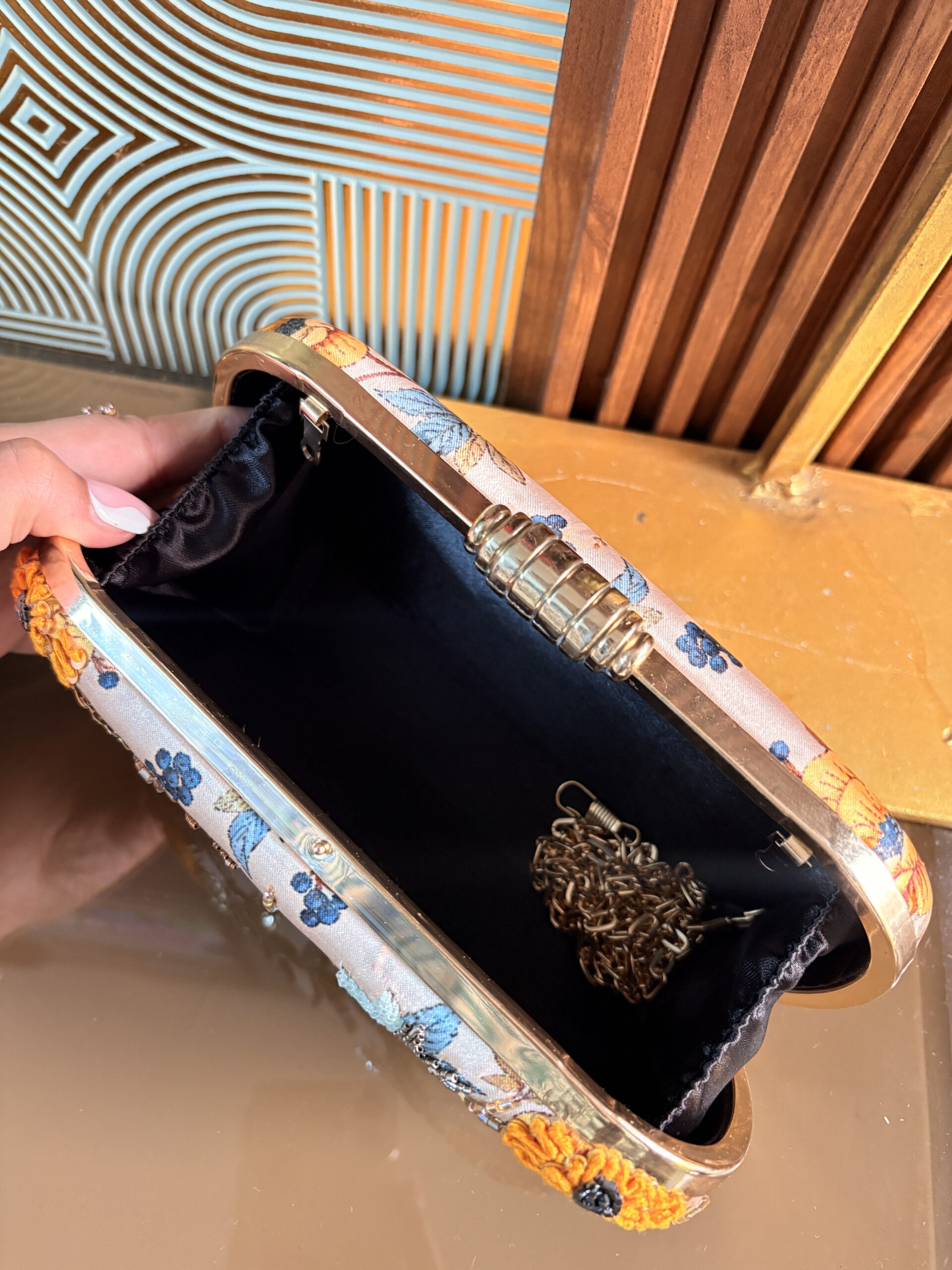 Phulwari Clutch - Image 4