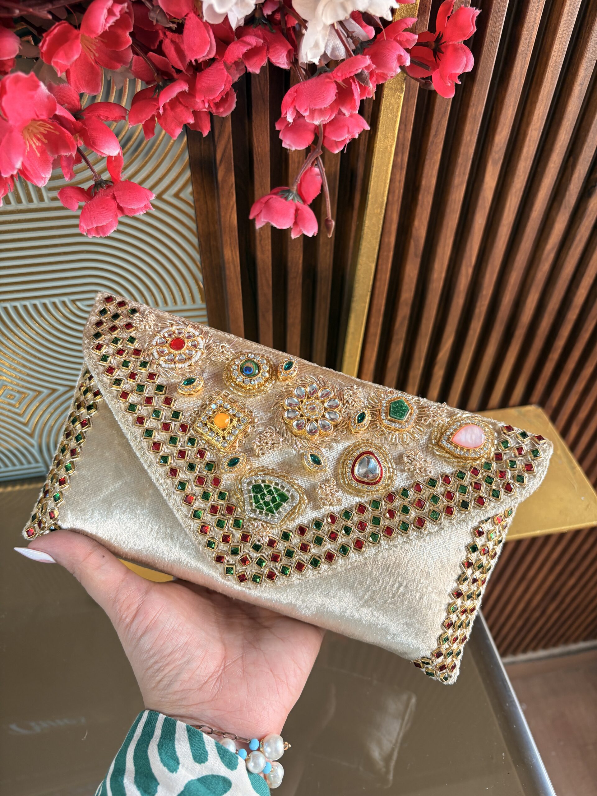 Maharani Velvet Clutch - Image 3