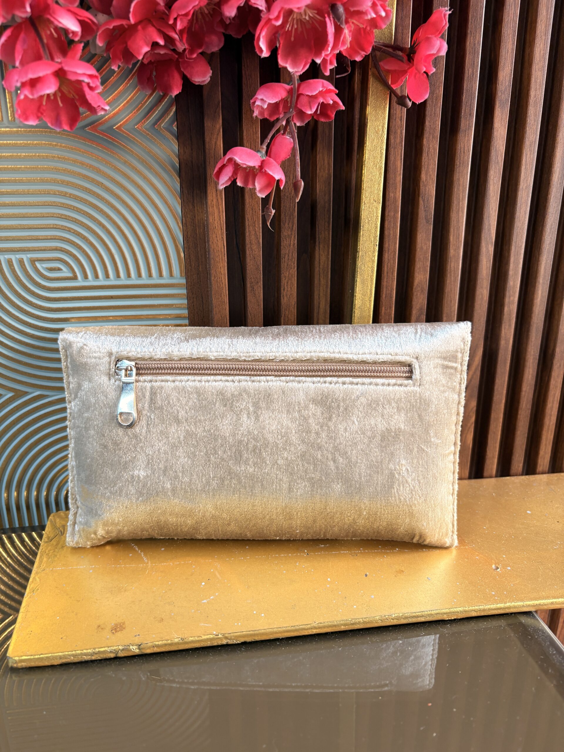 Maharani Velvet Clutch - Image 4